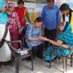Malaria testing through RDT Kit By Asha during UHND visit at Slum sikandra basti PC- Bhupendra FHI-EMBED-Health Dept, Agra. 25-04-2024