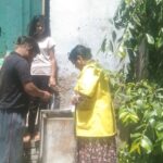 source identification and source reduction by oil filming during H.H.visit at slum Neem darwaja PC- Geeta FHI-EMBED-Health Dept, Agra. 27-04-2024