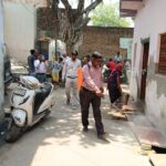 Anti Larva activity during visit at slum Rajwada jatav basti PC- Amit FHI-EMBED-Health Dept, Agra. 17-05-2024