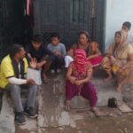 Community awareness for appropriate behavior For Dengue and Malaria during HH visit at Slum- mahal basti PC-Bhupendra FHI-EMBED-Health Dept, Agra. 24-10-2024